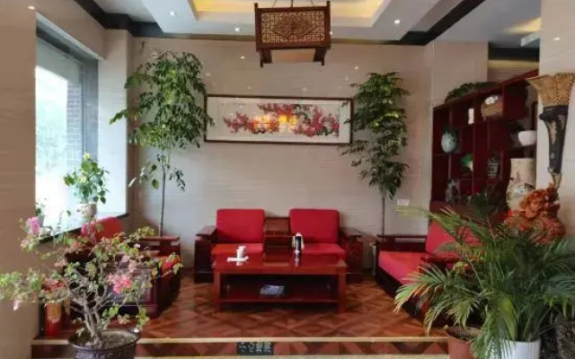 Jun Yi Chain Hotel (Danfeng Railway Station Branch)