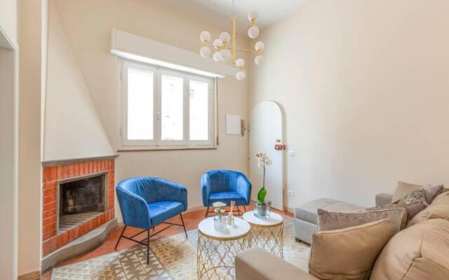 Santa Croce. Quiet, large and luminous loft
