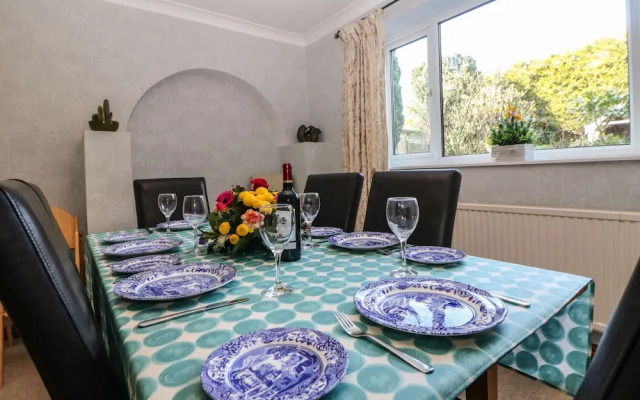 Lower Lane House