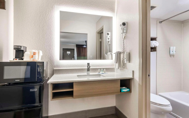 Quality Inn & Suites Athens University Area