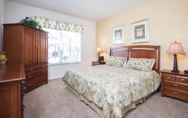 Seasons Seven-Bedroom House 1235