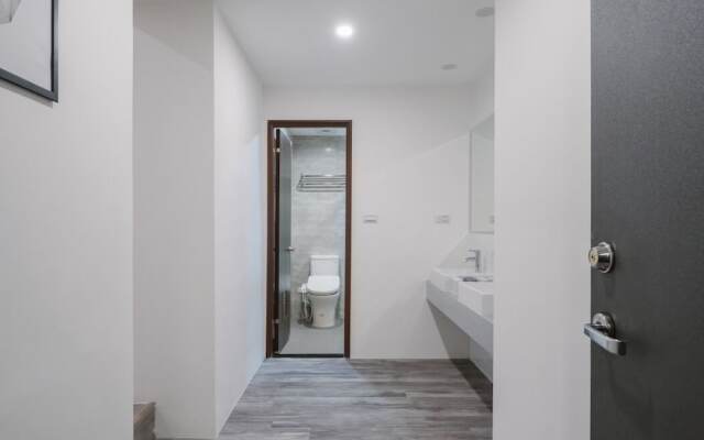 W11 Homestay