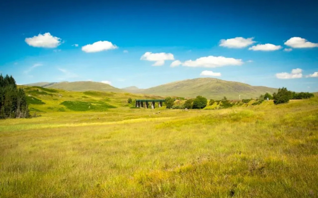 Loch Rannoch Highland Club Studio 01