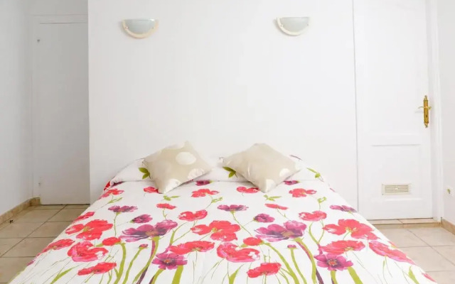 2 Bedroom Condo 02136063 by HomeRez