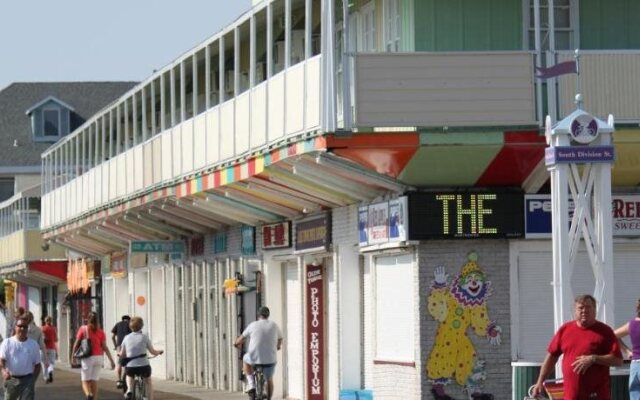 Seabonay Oceanfront Motel