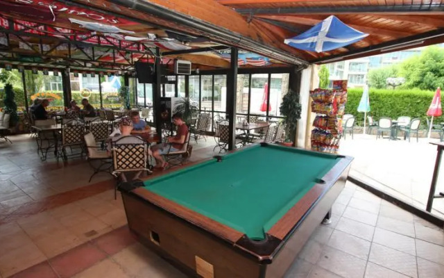 Friends Family Hotel