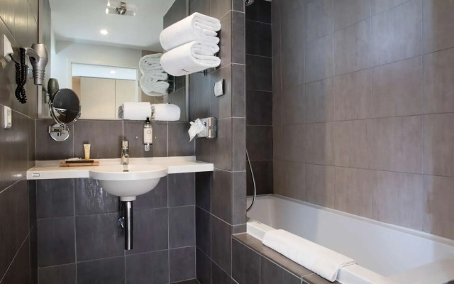 Best Western Les Rives Du Ter