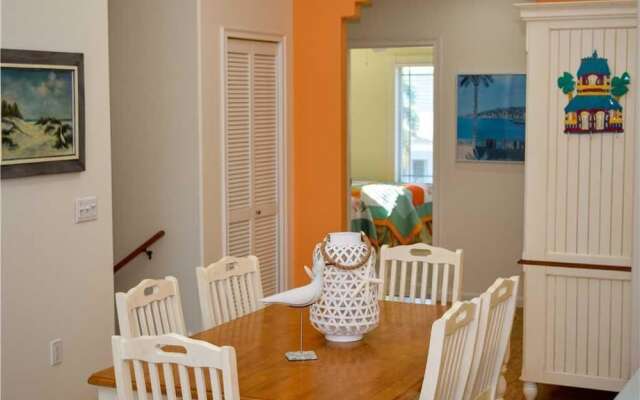 Lakeside Beach House by RedAwning