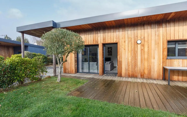 GOVIHAN - Maison 8p avec piscine commune