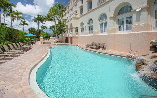 Hilton Naples