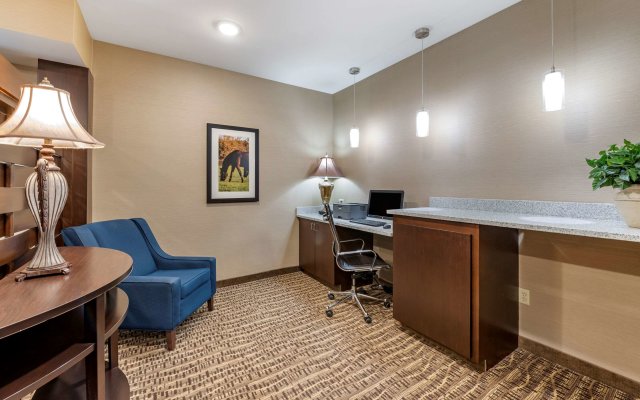 Comfort Inn & Suites Northern Kentucky