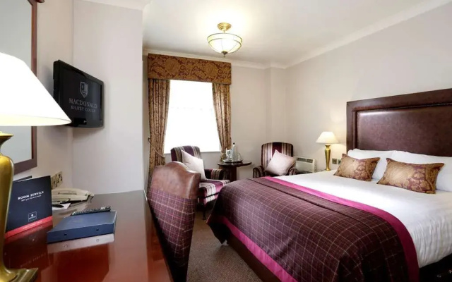 Macdonald Kilhey Court