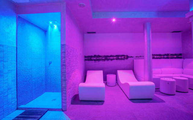 Ferretti Beach Hotel