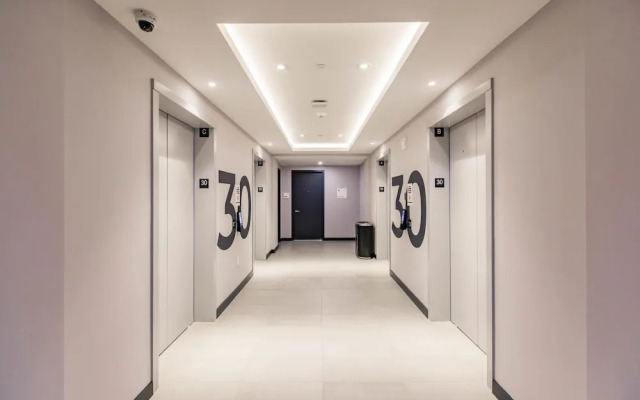 Modern Muse - Luxury Hotel Meets Miami Apartment