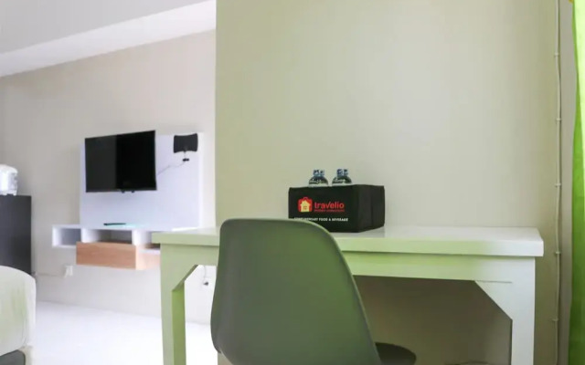 Simply Look Studio Room At Mont Blanc Bekasi Apartment