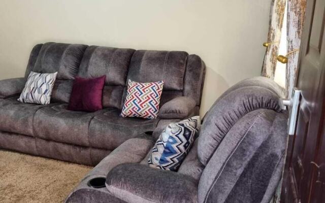 Lux Suites 2 Bedroom Donholm Bungalow