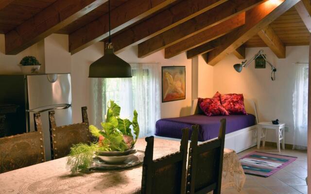 Il Laghello Wood House