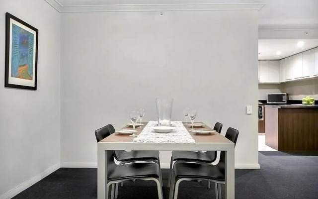 The Apartment Service FW206