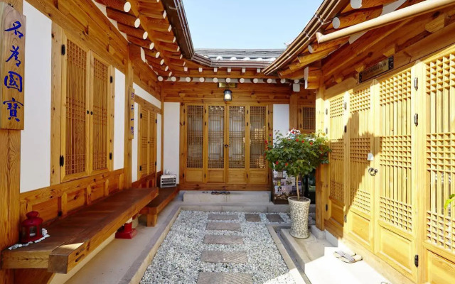 Hanok 24 guesthouse Gyeongbokgung