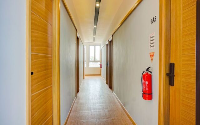 Super OYO 93064 Alhesa Residence