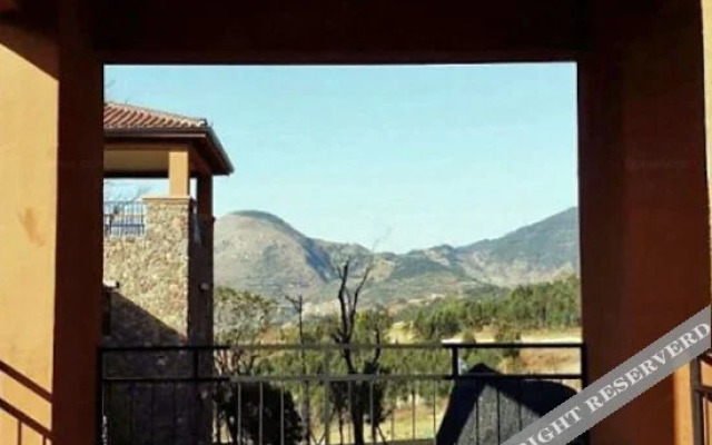 Qunyinghui Holiday Hotel