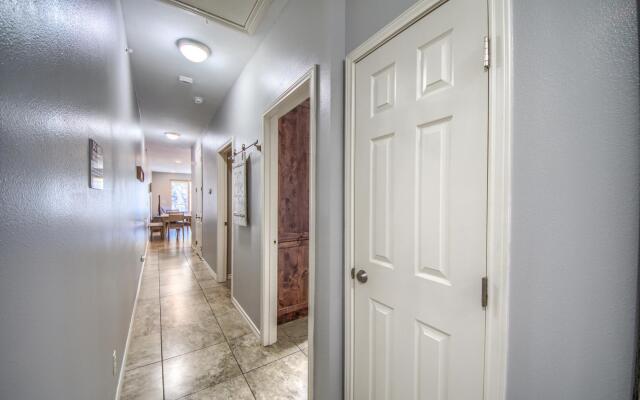 Hillside River Retreat RG 306