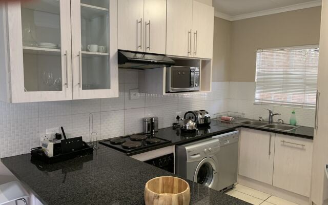 Comfortable Furnished Apartment Wi-fi Free Parking