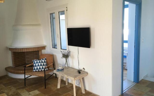 Comfy House in Paros