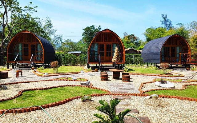 Mumsa Beach Resort & Restaurant