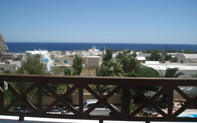 TheArtemis - Perissa Hotel