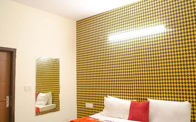 Roomshala 037 Honey Inn