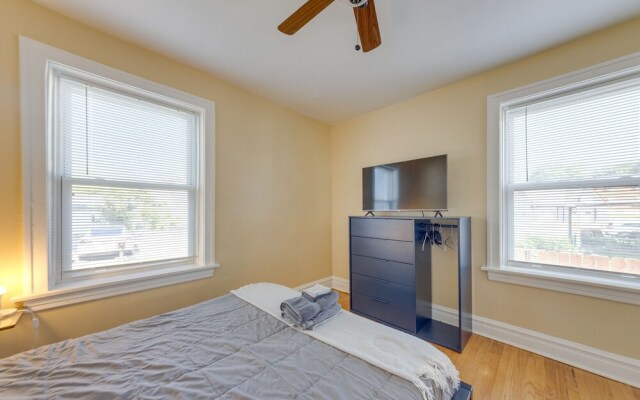 Inviting St Louis Apartment - Great Location!