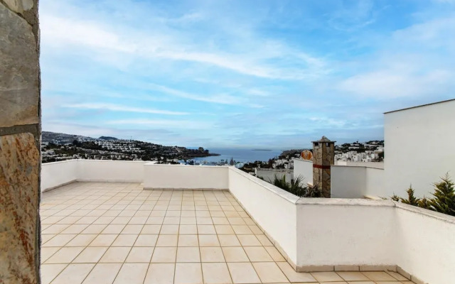 Sea View Huge Private Villa With Terrace in Bodrum