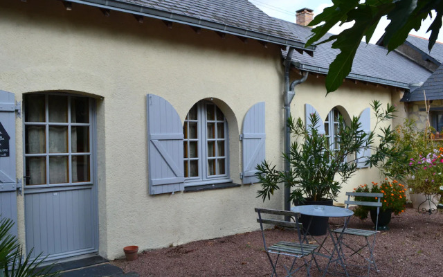 Cozy Holiday Home in Brion with Swimming Pool