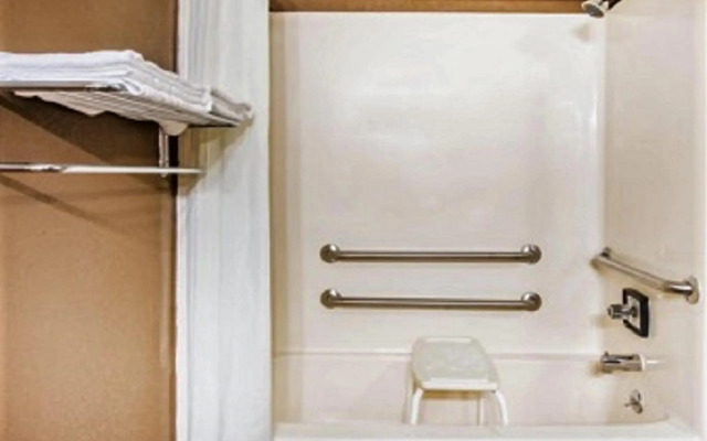 Red Roof Inn & Suites Marysville