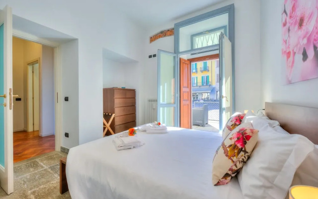 Volo Di Gabbiani Pied Dans L' Eau