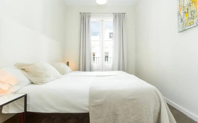 4bedroom apartment with a balcony in Las Ramblas 3 2