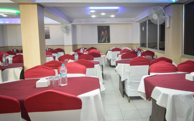 OYO 789 Hotel Shivam Plaza
