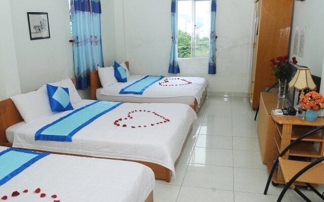 Queen Hotel 2