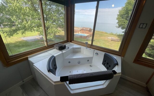 Lake Bluff Inn and Suites