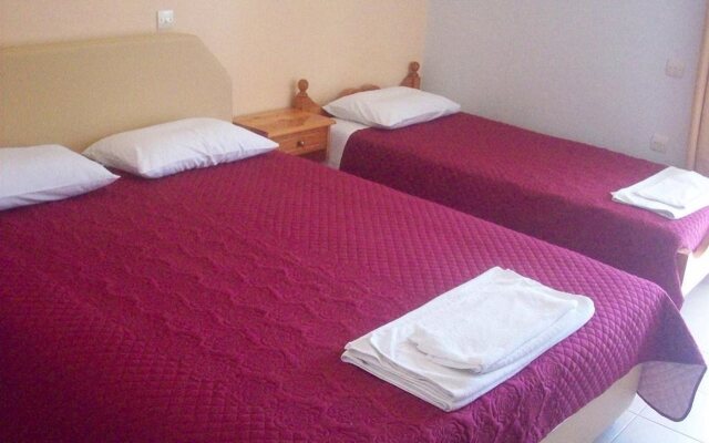Ionis Hotel