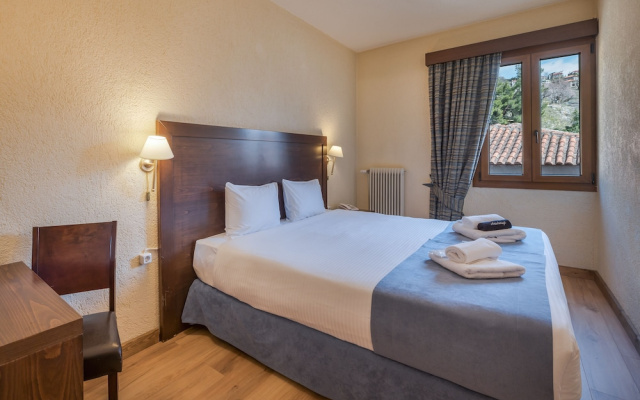 Arahova Inn Hotel