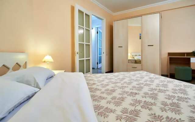 Апартаменты Home-Hotel, ул. Нижний Вал, 41-1