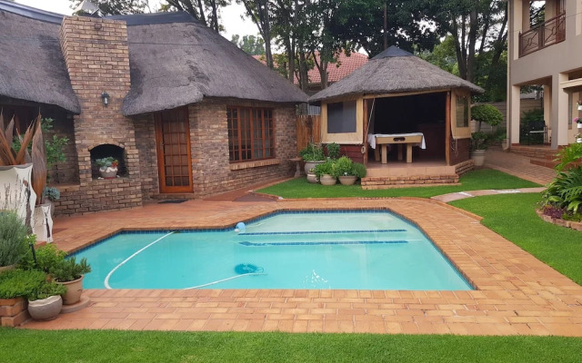 Aandbloem Guest House
