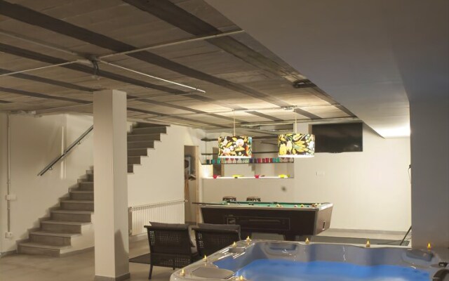 Chvictoria Loft May 13