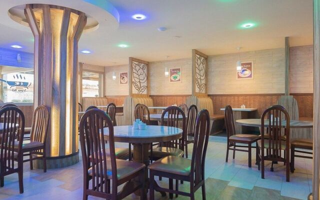 RedDoorz Plus near Mall Nagoya Hill Batam 3