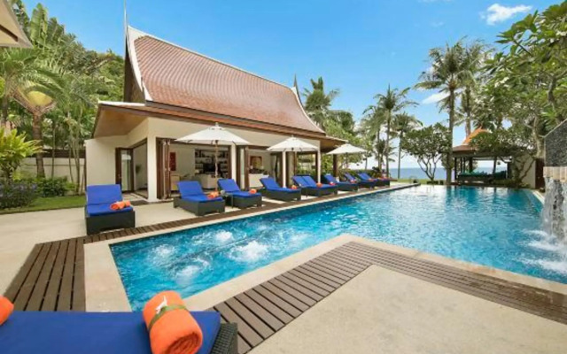 Dhevatara Cove