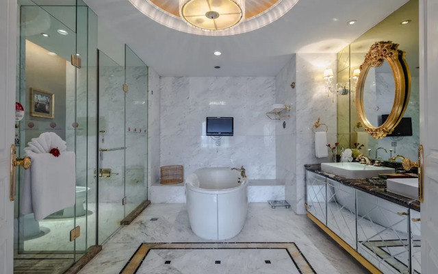 Yungang Jianguo Hotel