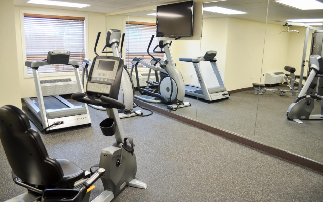 Best Western Thompson Hotel & Suites