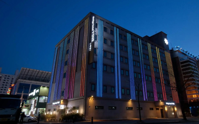 Vine Hotel
